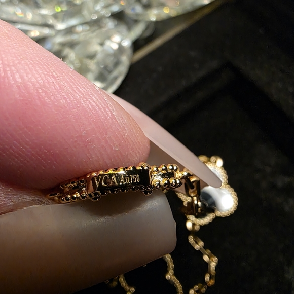 Alhambra Gold and Black Clover Bracelet - Picture 3 of 4